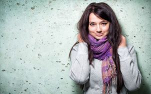 3 moduri inedite de a purta o eșarfă