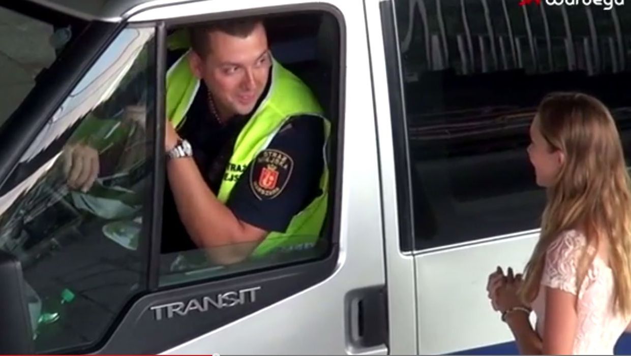 CAMERA ASCUNSĂ. Cum reacţionează bărbaţii la întrebarea unei tinere: Vrei să faci sex cu mine?