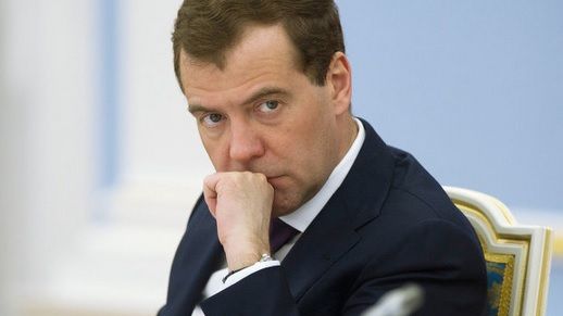 Contul de Twitter al premierului rus, spart de hackeri 