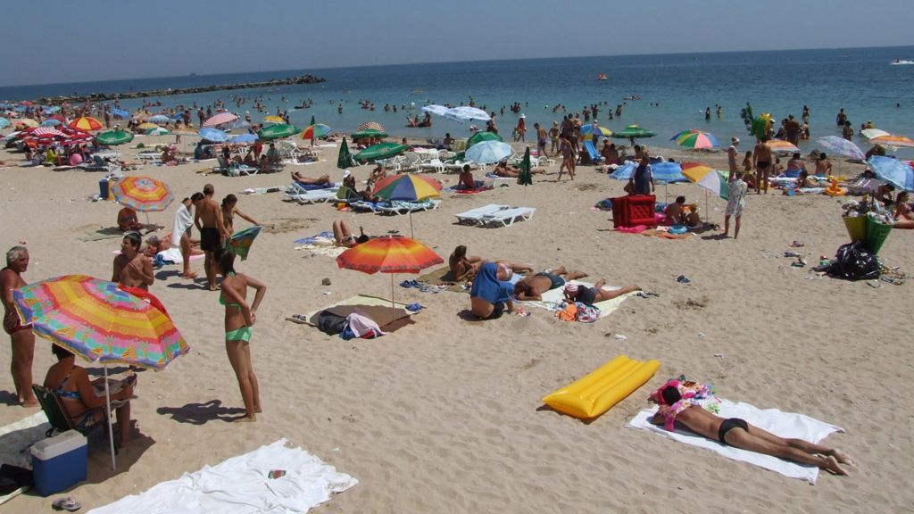 Toată lumea la mare: de luni, începe programul "Litoralul pentru toţi". Reduceri şi facilităţi