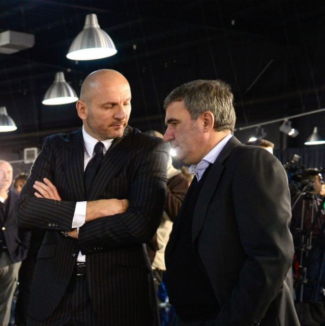 INCREDIBIL - Hagi şi Stelea au încetat relaţiile din cauza unei femei. Antrenorul a demisionat. FOTO