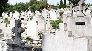 MITĂ la Pompe funebre: 10 persoane, trimise în judecată