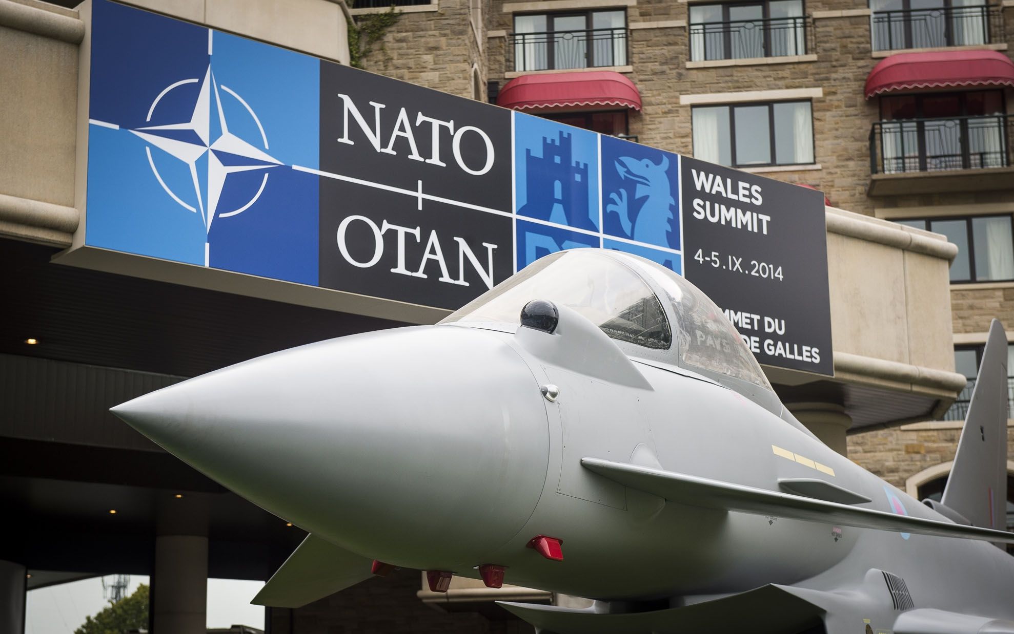 Un summit NATO "istoric", sub ameninţarea Rusiei şi a Statului Islamic