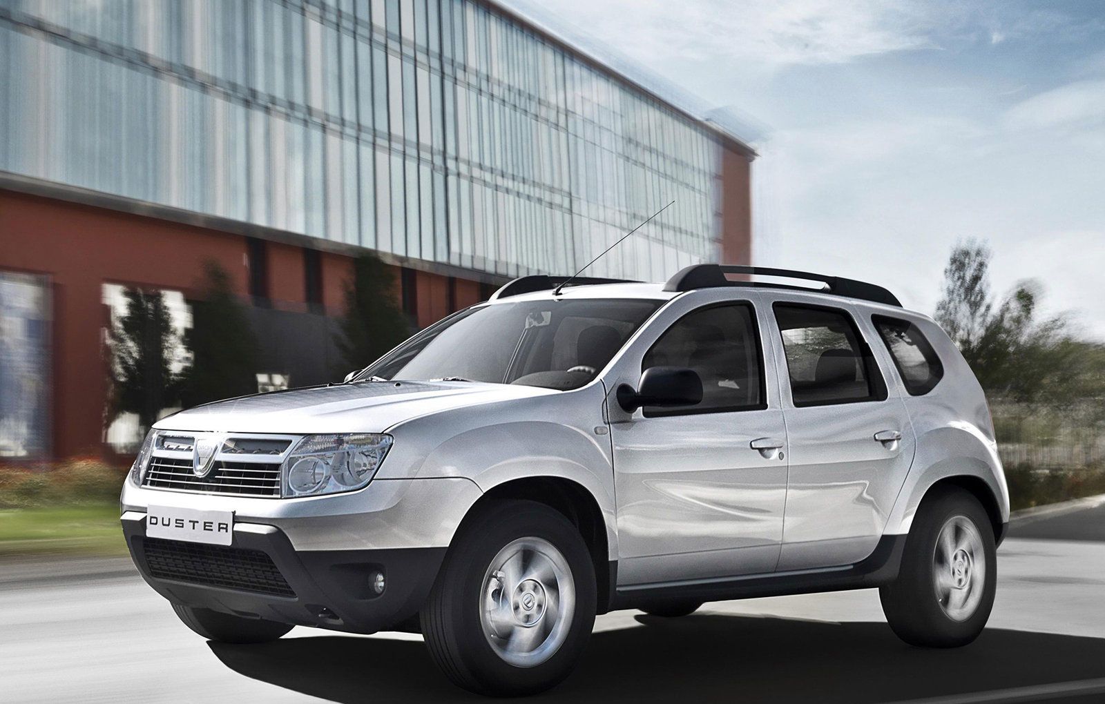 Dacia Duster cu volanul pe dreapta va fi produsă la Mioveni