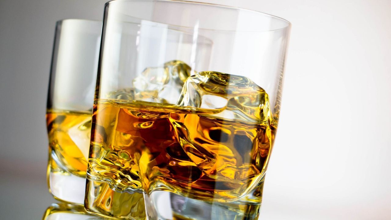 HARTA CONSUMULUI DE ALCOOL: Pe ce loc se află România