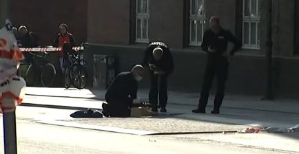 ATAC ARMAT la tribunal: un mort, un rănit