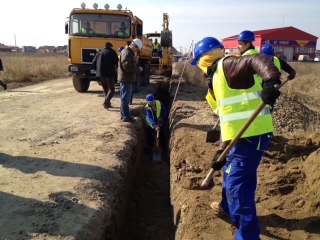Călărași: Lucrările la reţeaua de canalizare bat pasul pe loc