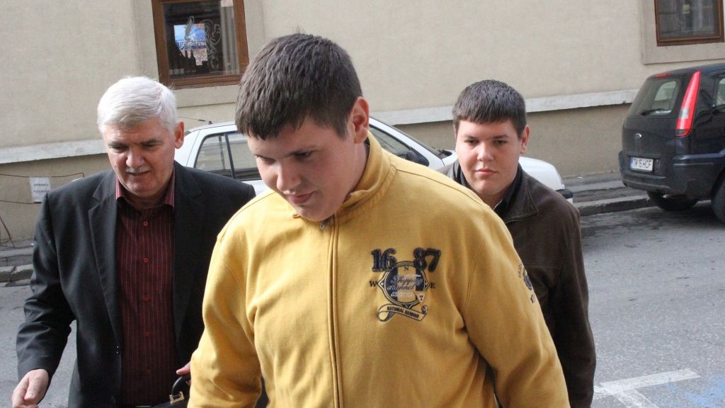 TERIFIANT. Gemenii pedofili Calapiş au SCĂPAT de închisoare. Unul dintre ei a RECIDIVAT