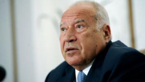 DAN VOICULESCU lucrează, în penitenciar, la GARAJ