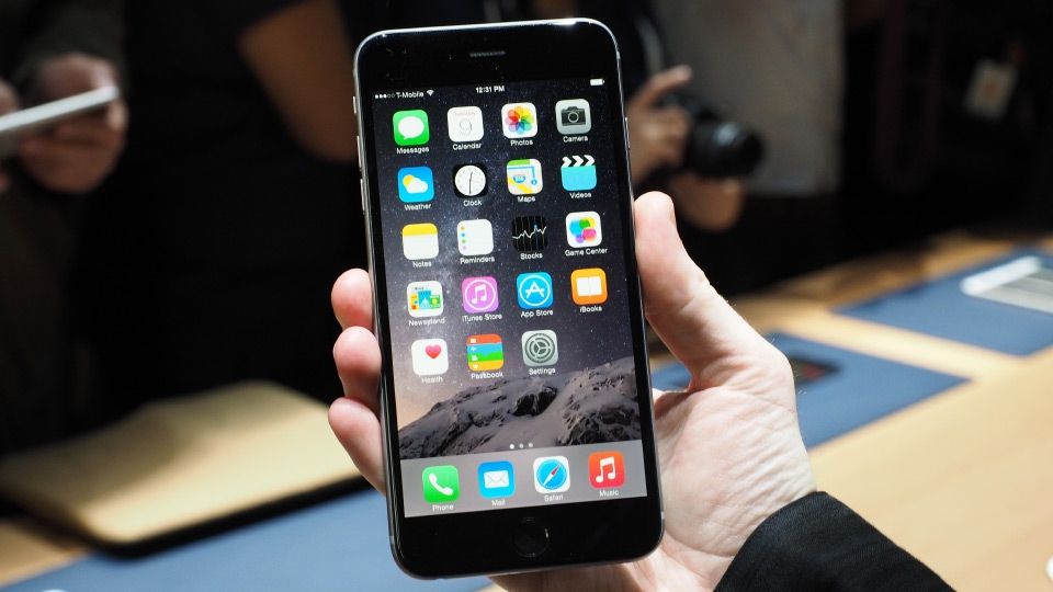 Cumperi un telefon nou de banii ăștia. Apple a anunțat prețurile reparațiilor pentru IPHONE 6