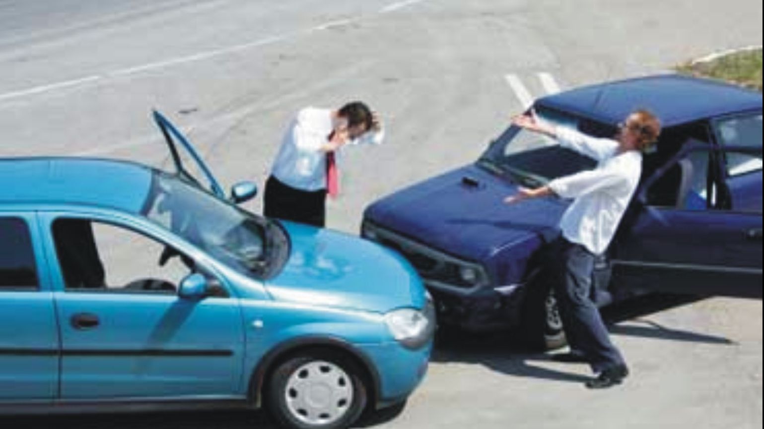 Cum „fentează” tinerii sistemul asigurărilor RCA pentru o poliță mai ieftină