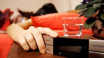 Nu dormi suficient? 8 moduri să rămâi fresh