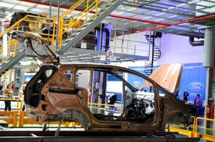 Demers UIMITOR al muncitorilor de la uzina Ford din Belgia pentru a opri închiderea uzinei