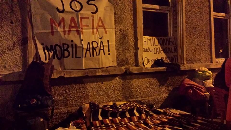 50 de ONG-uri cer primarilor din Bucureşti să rezolve problema evacuaţilor din strada Vulturilor 