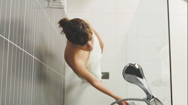 Bucureştenii care nu au avut apă caldă vor plăti facturi mai mici