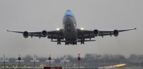 TEROARE ÎN AVION. 22 de răniţi, după ce aeronava a intrat într-o zonă de turbulenţe
