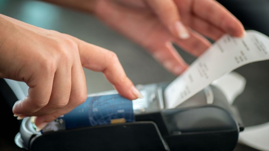 Loteria bonurilor a fost aprobată de Guvern. Clientul poate refuza plata dacă nu a primit bon fiscal