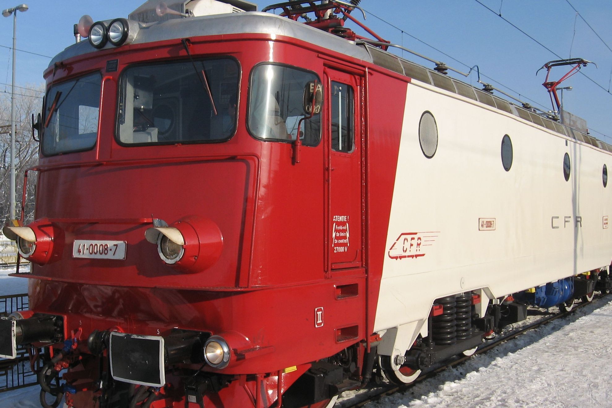 Mai mulți controlori, prinși când luau mită de la călători fără bilet 