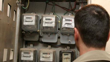 Schimbare importantă pentru toți românii. Se schimbă contoarele la electricitate 