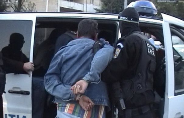 Bătaie cu lanțuri și curele între două grupuri de români în centrul Florenței 