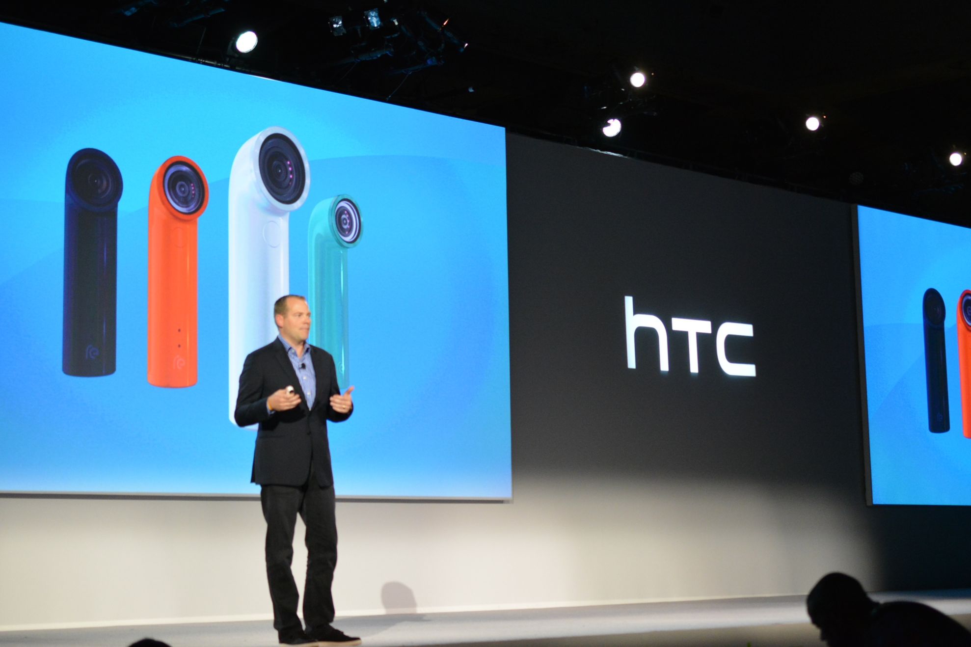 HTC uimește lumea cu gadgetul care NE PUNE VIAȚA PE YOUTUBE