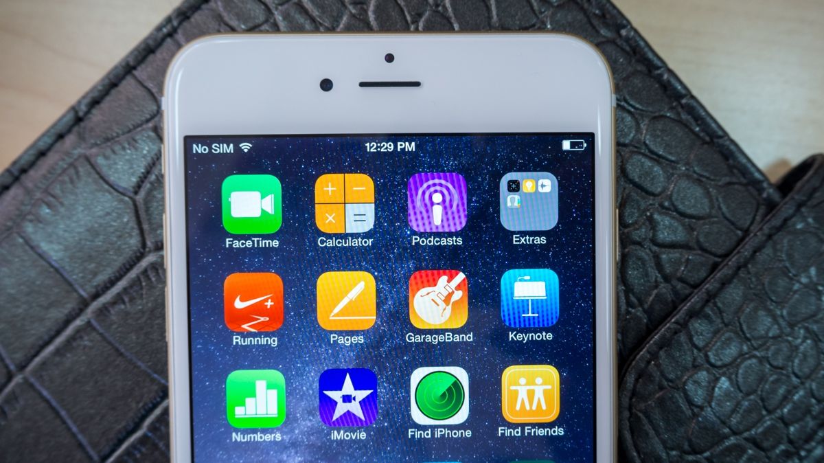 Ce cred românii despre telefonul Samsung care POATE SĂ ÎNVINGĂ iPhone 6