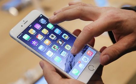 Atenţie la ŢEPELE cu iPhone 6 Plus! Vezi cum arată un telefon FALS 