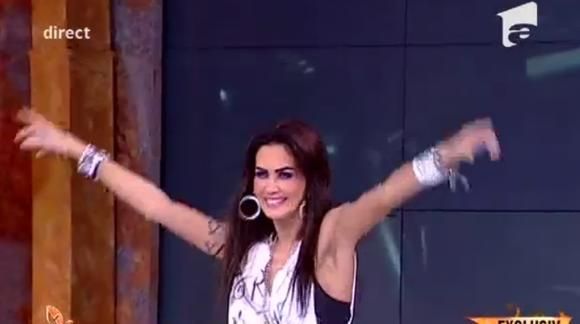 Oana Zăvoranu, GEST EXTREM în direct la TV: şi-a dat pantalonii jos.Ce vroia să DOVEDEASCĂ, de fapt