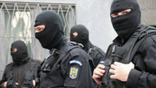 PERCHEZIŢII LA INTERLOPI din judeţul Ilfov care ar fi folosit arme pentru reglări de conturi