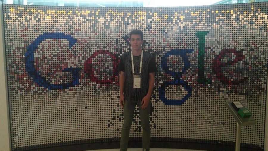 Studentul ROMÂN SCLIPITOR pentru care se "BAT" Facebook şi Google