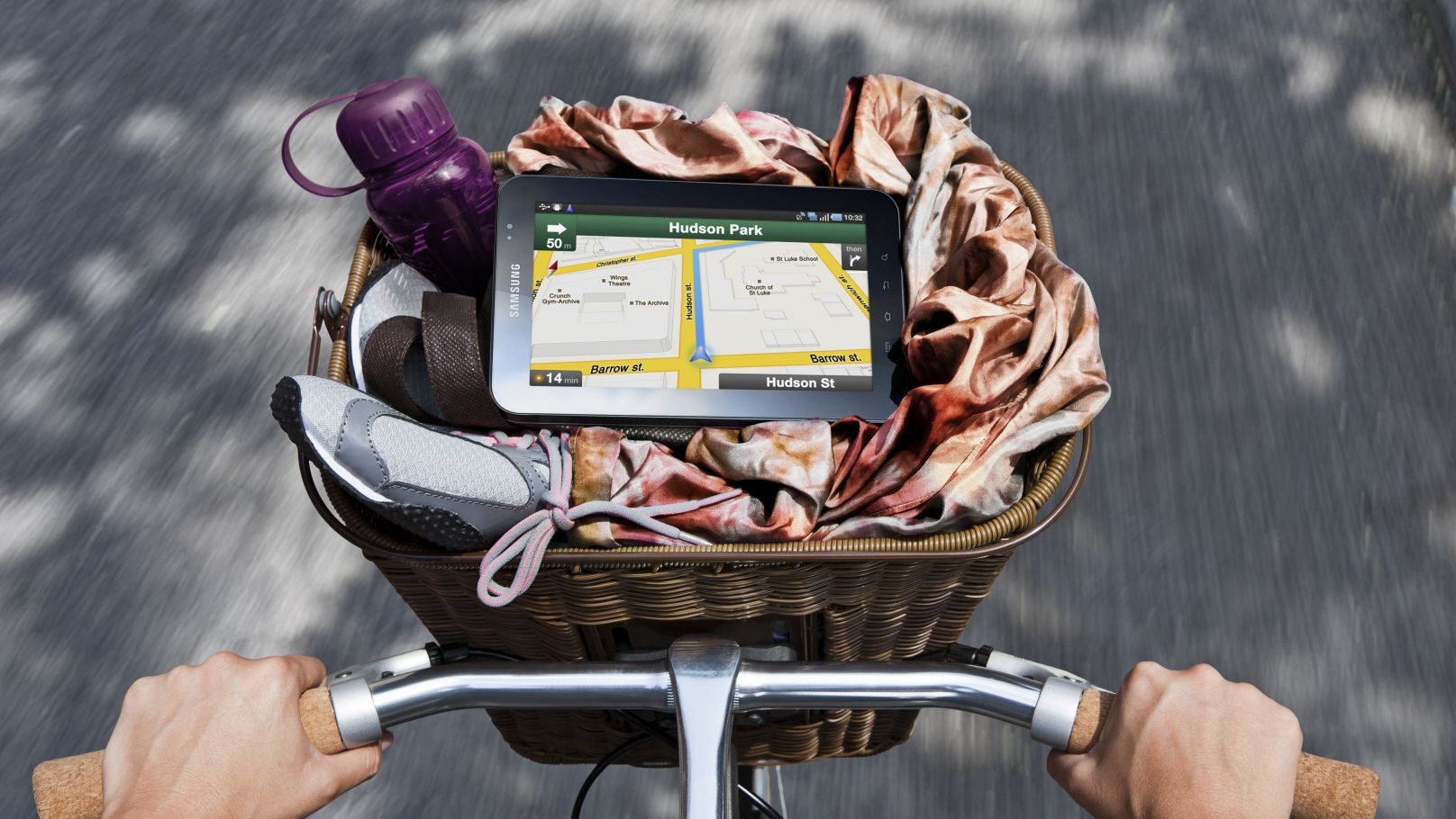 Cea mai bună TABLETĂ PENTRU GPS. Asigură-te că nu mai ceri NICIODATĂ indicații!