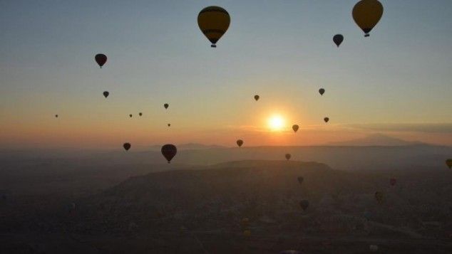 IMAGINI SUPERBE: Călătorie cu balonul în unul dintre cele mai frumoase locuri din lume