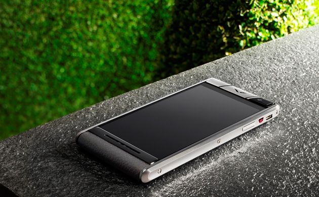 Vertu Aster. Cum arată TELEFONUL BOGAŢILOR