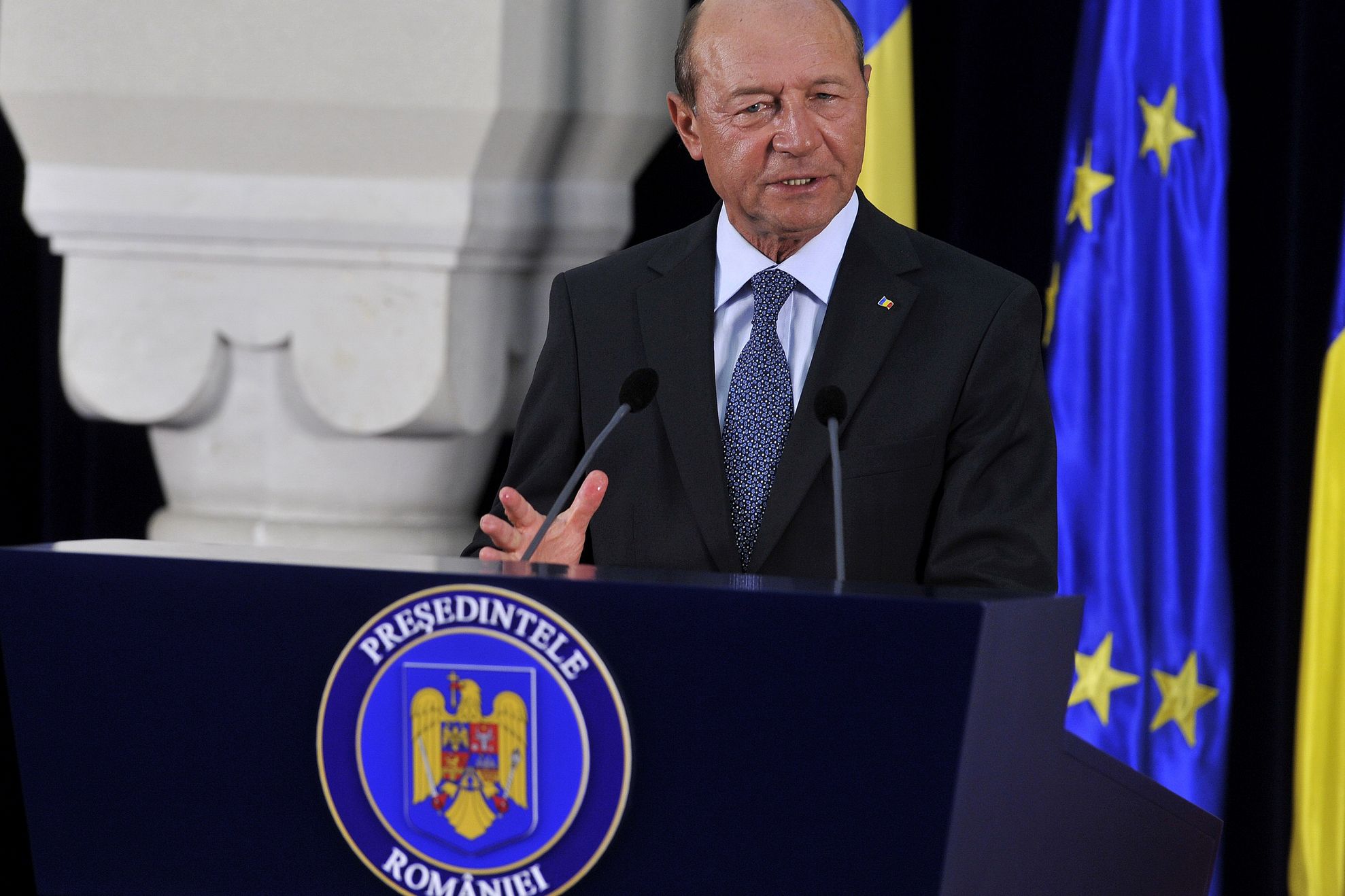 BĂSESCU: Guvernul a vehiculat MINCIUNI pentru a obstrucţiona votul în DIASPORA 