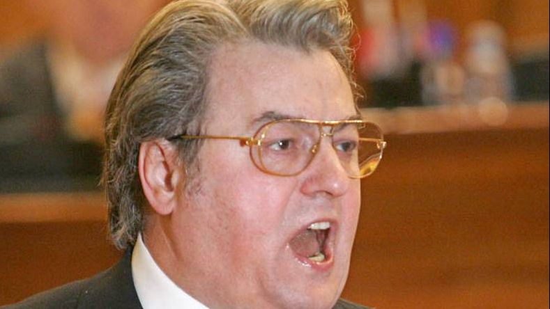 Fanii lui Vadim, după ce TRIBUNUL s-a aliat cu Ponta: TRĂDĂTORULE! Te-ai vândut și tu!