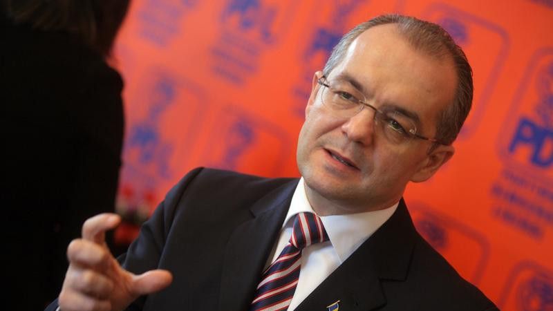 ALEGERI PREZIDENȚIALE 2014. Ce mesaj a transmis EMIL BOC, după ce a votat