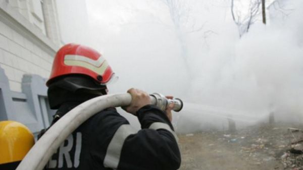 O FEMEIE a murit iar alte trei au fost rănite, după ce o BUTELIE DEFECTĂ a EXPLODAT în restaurant 