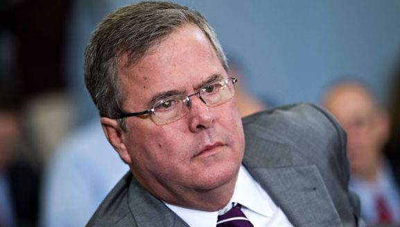 Gafa lui Jeb Bush: admite că SUA ar putea relua folosirea torturii "în anumite circumstanţe"