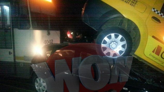 ACCIDENT TERIBIL în Capitală: Un tramvai a izbit în plin un autoturism