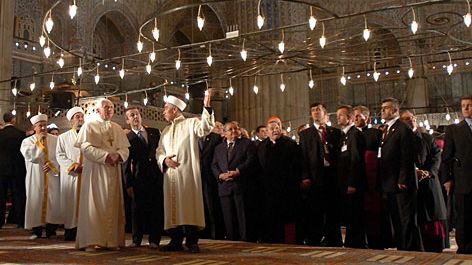 Papa Francisc s-a recules la Moscheea Albastră din Istanbul