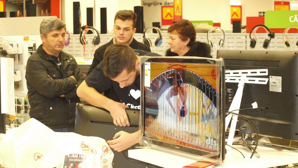 Cum se vede Black Friday prin ochii unui şef de magazin Altex 