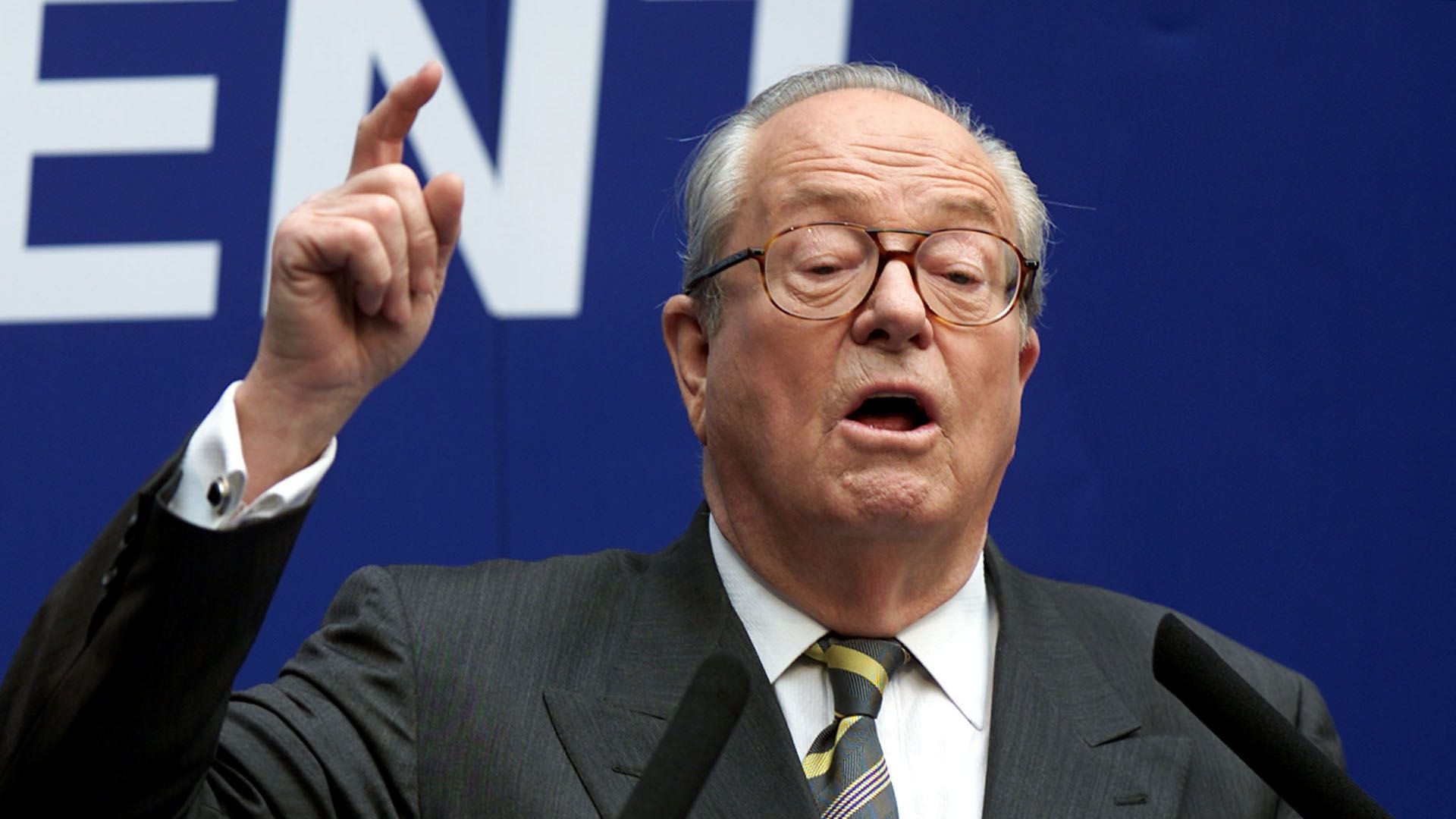 Jean-Marie Le Pen, CONDAMNAT pentru declaraţii RASISTE despre romi