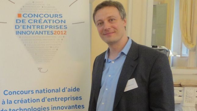 Doctor în fizică la Princeton, către Ponta: „Mă consider prost prin comparaţie cu dumneavoastră”