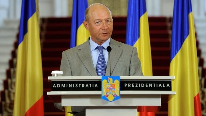 BĂSESCU: Guvernul să prezinte BUGETUL. Faptul că premierul nu se află în București nu e O SCUZĂ