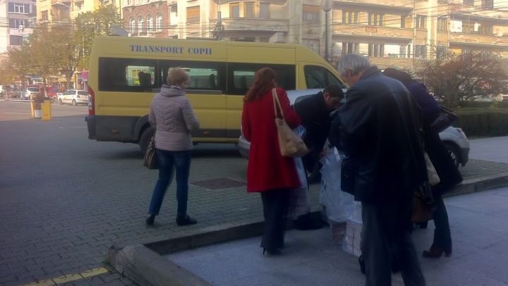 Buletinele de VOT, transportate cu MICROBUZELE ȘCOLARE, copiii au rămas FĂRĂ TRANSPORT