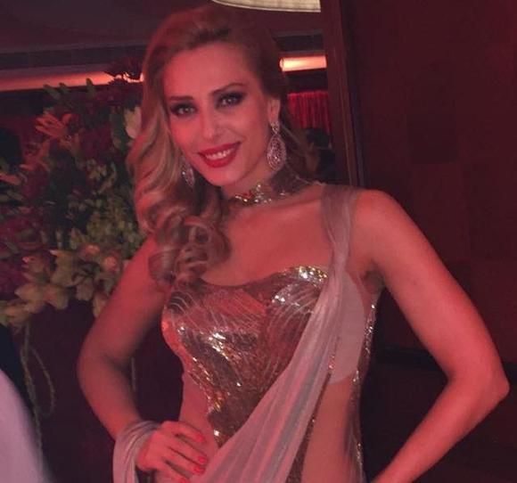 Ce a îmbrăcat Iulia Vântur, la NUNTA surorii lui SALMAN KHAN