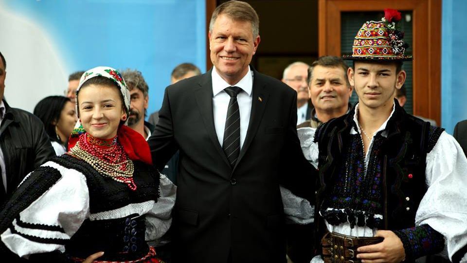 KLAUS IOHANNIS, lider detaşat în clasamentul ÎNCREDERII - sondaj INSCOP
