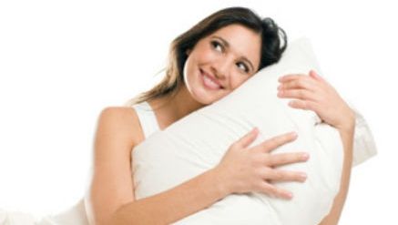 TESTUL PERNEI: Cum descoperi daca perna ta trebuie schimbata