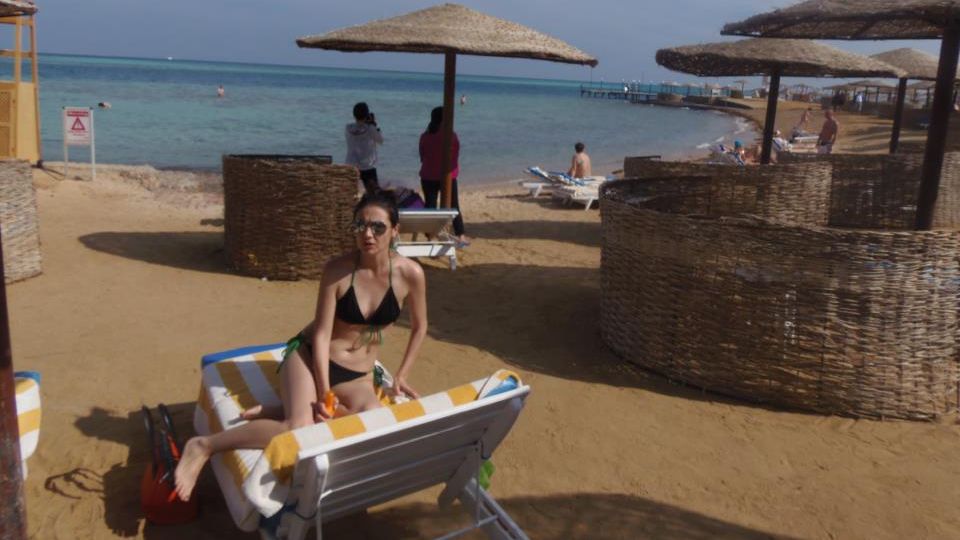 10 FOTOGRAFII INCENDIARE cu Cristina Corpaci