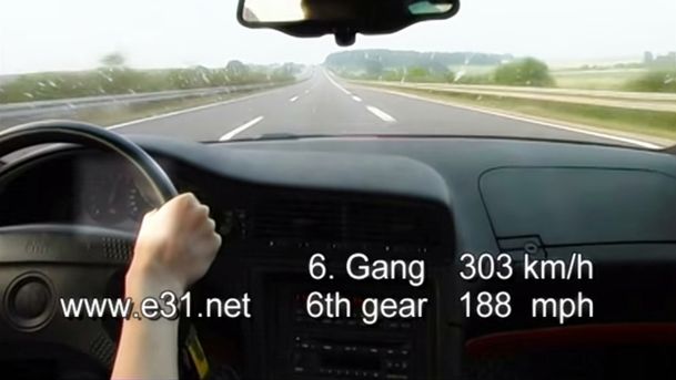 Mașina veche de 20 de ani care prinde 300 km/h